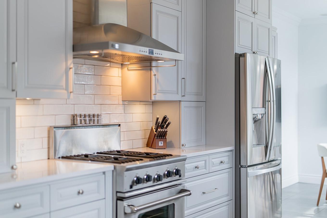Cuisine - 1006 Rue Arthur-Dumouchel, Boucherville, QC - Indoor Photo Showing Kitchen With Upgraded Kitchen