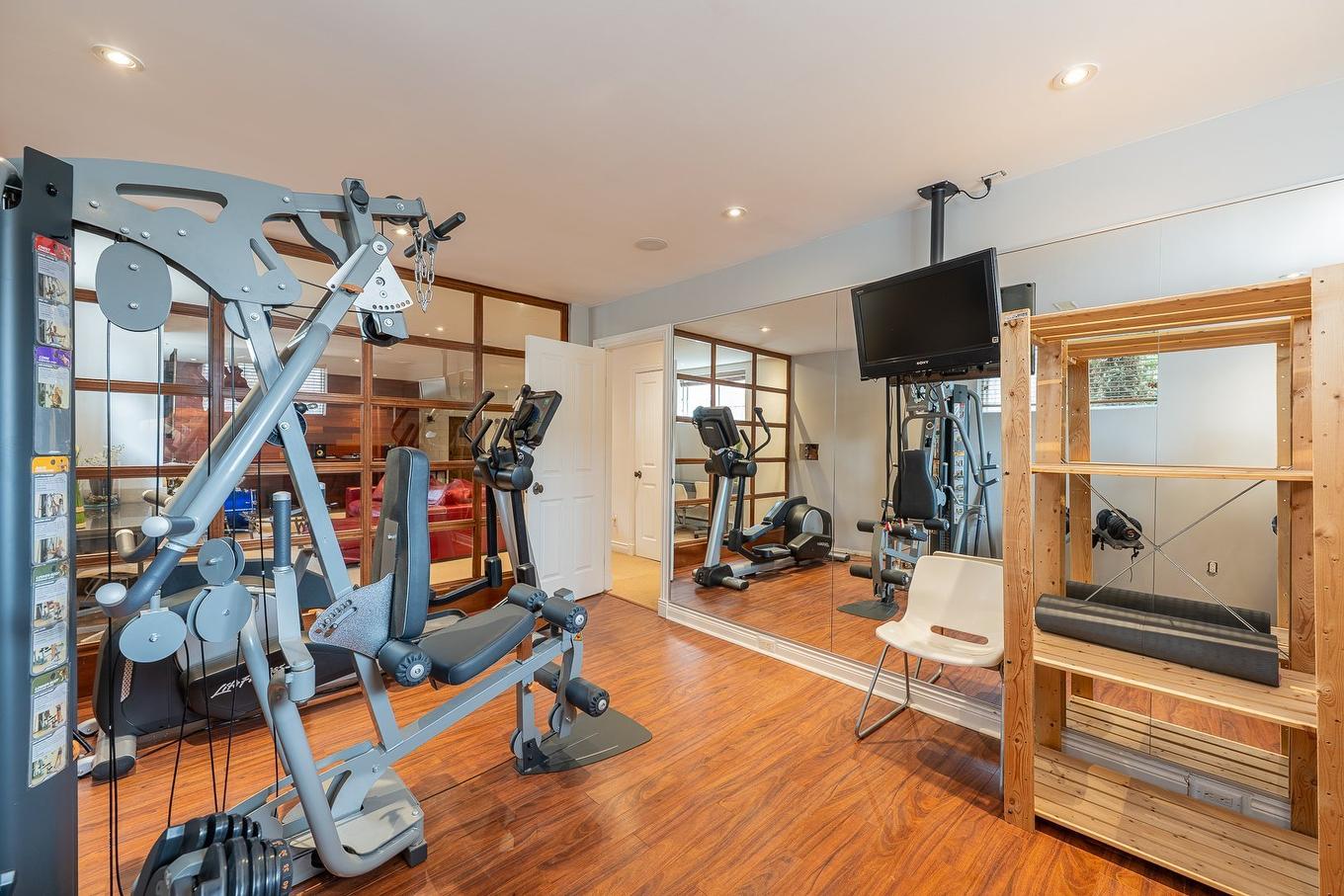 Salle d'exercice - 1006 Rue Arthur-Dumouchel, Boucherville, QC - Indoor Photo Showing Gym Room