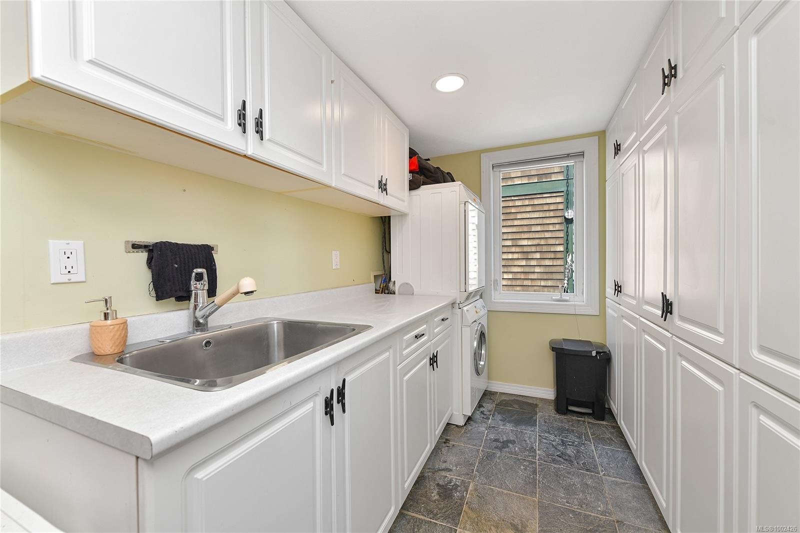 27-453 Head St, Esquimalt, BC