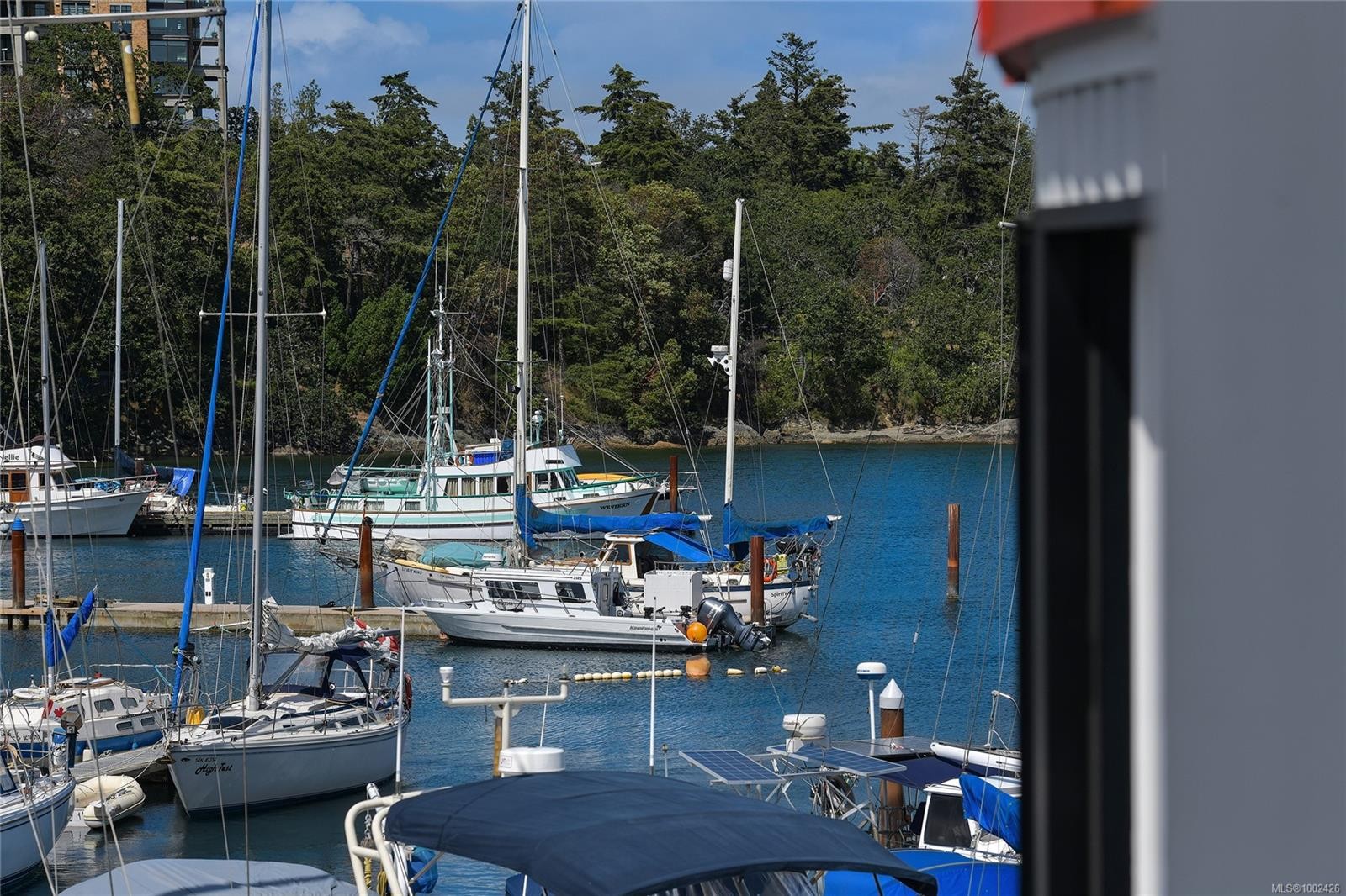 27-453 Head St, Esquimalt, BC