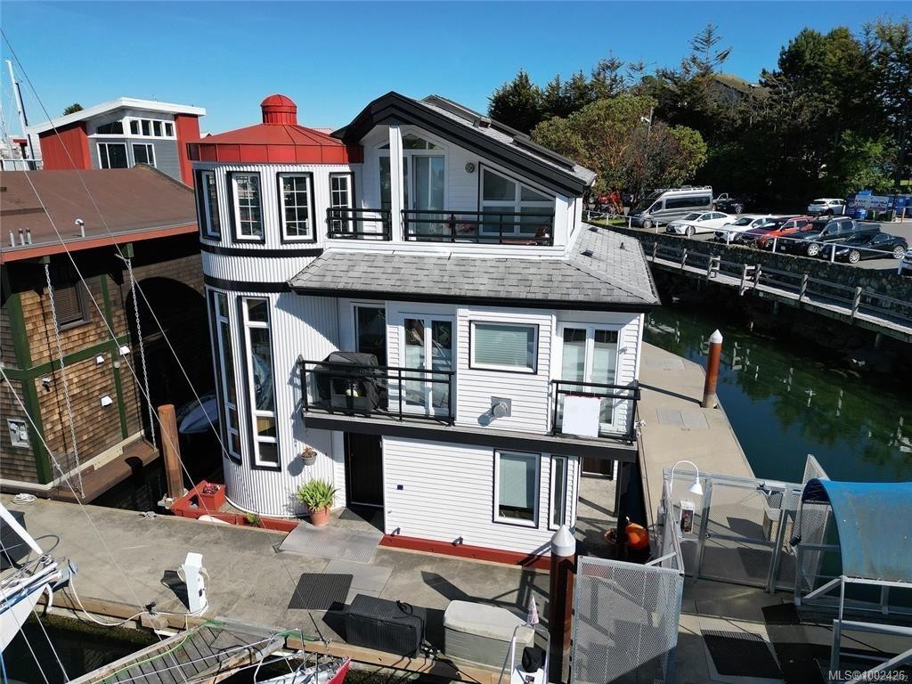 27-453 Head St, Esquimalt, BC