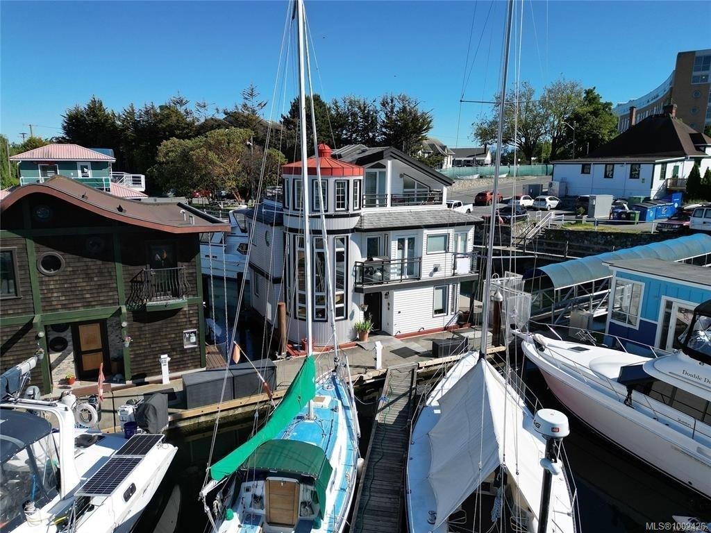 27-453 Head St, Esquimalt, BC