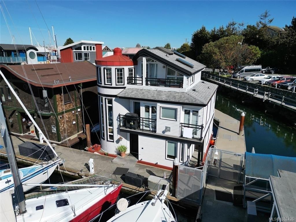 27-453 Head St, Esquimalt, BC