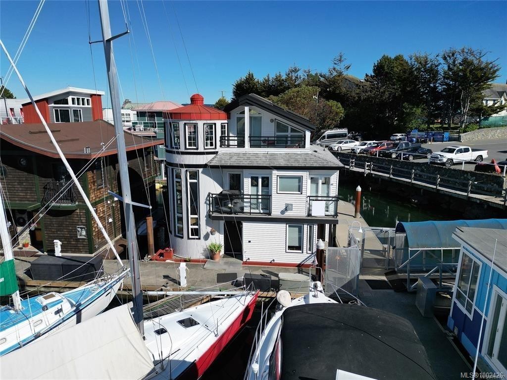 27-453 Head St, Esquimalt, BC