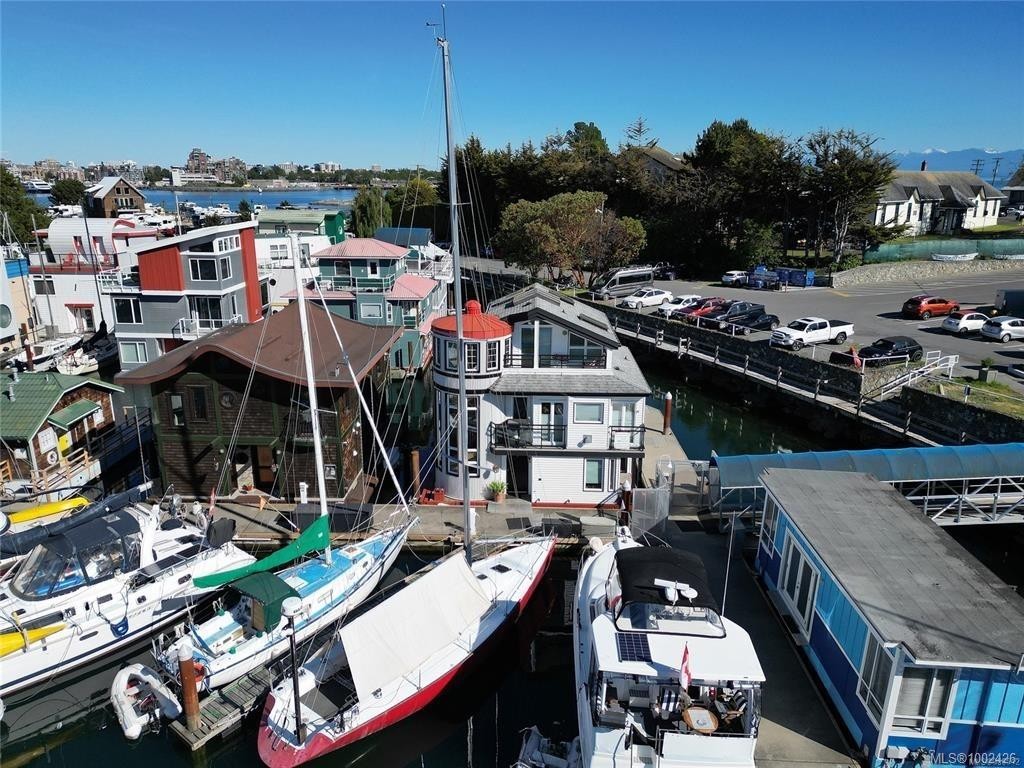 27-453 Head St, Esquimalt, BC