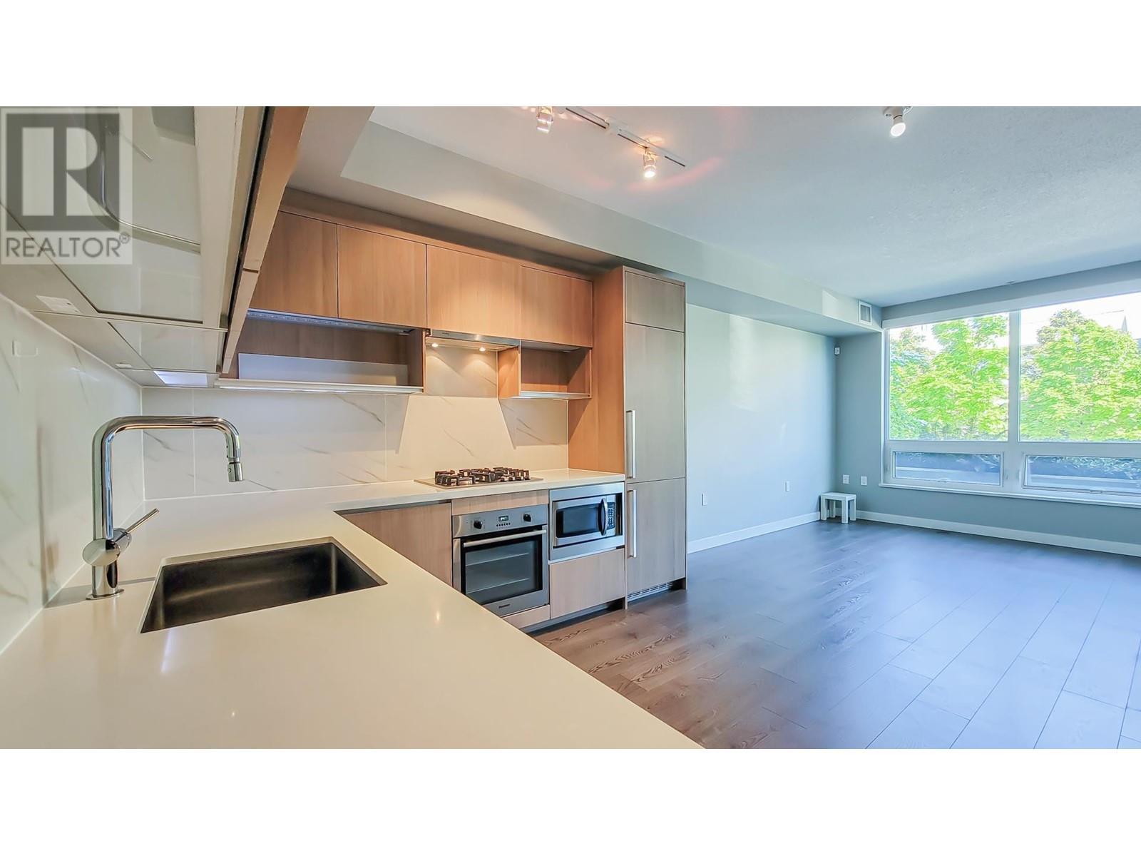 9333-9388 Tomicki Ave & Odlin Road, Richmond, BC - Indoor Photo Showing Kitchen With Upgraded Kitchen