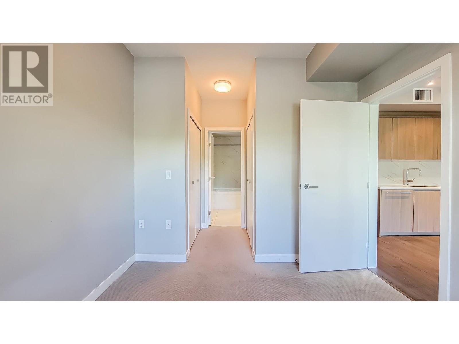 9333-9388 Tomicki Ave & Odlin Road, Richmond, BC - Indoor Photo Showing Other Room