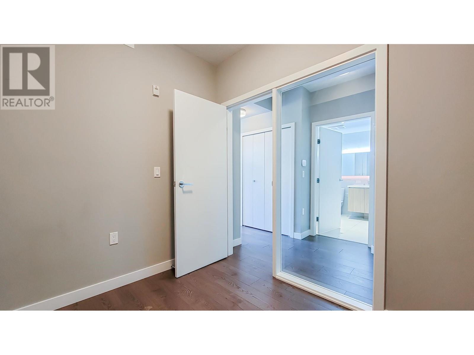 9333-9388 Tomicki Ave & Odlin Road, Richmond, BC - Indoor Photo Showing Other Room