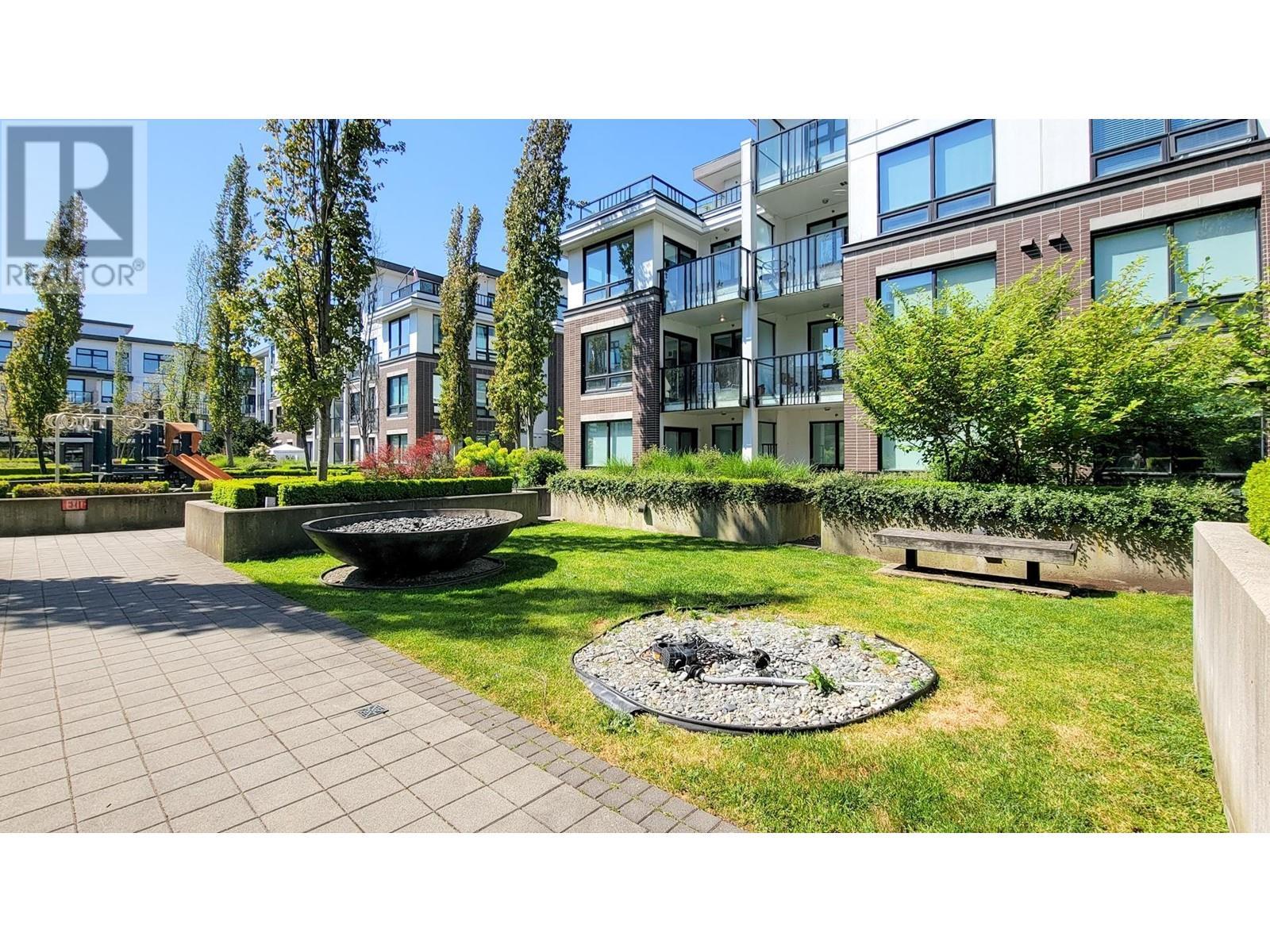 9333-9388 Tomicki Ave & Odlin Road, Richmond, BC - Outdoor