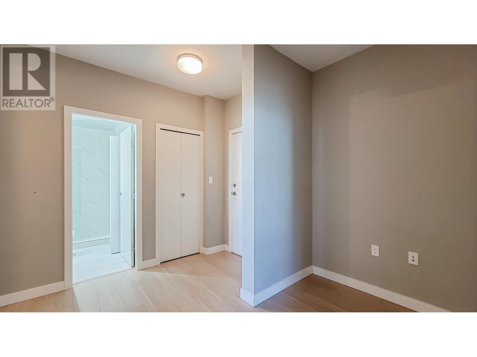 9333-9388 Tomicki Ave & Odlin Road, Richmond, BC - Indoor Photo Showing Other Room