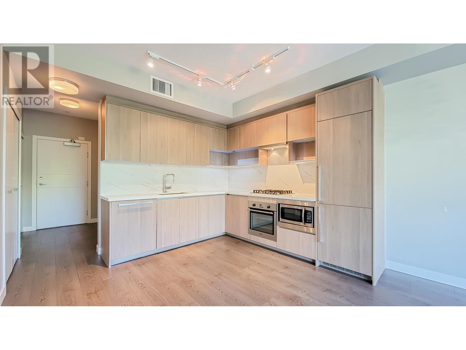 9333-9388 Tomicki Ave & Odlin Road, Richmond, BC - Indoor Photo Showing Kitchen
