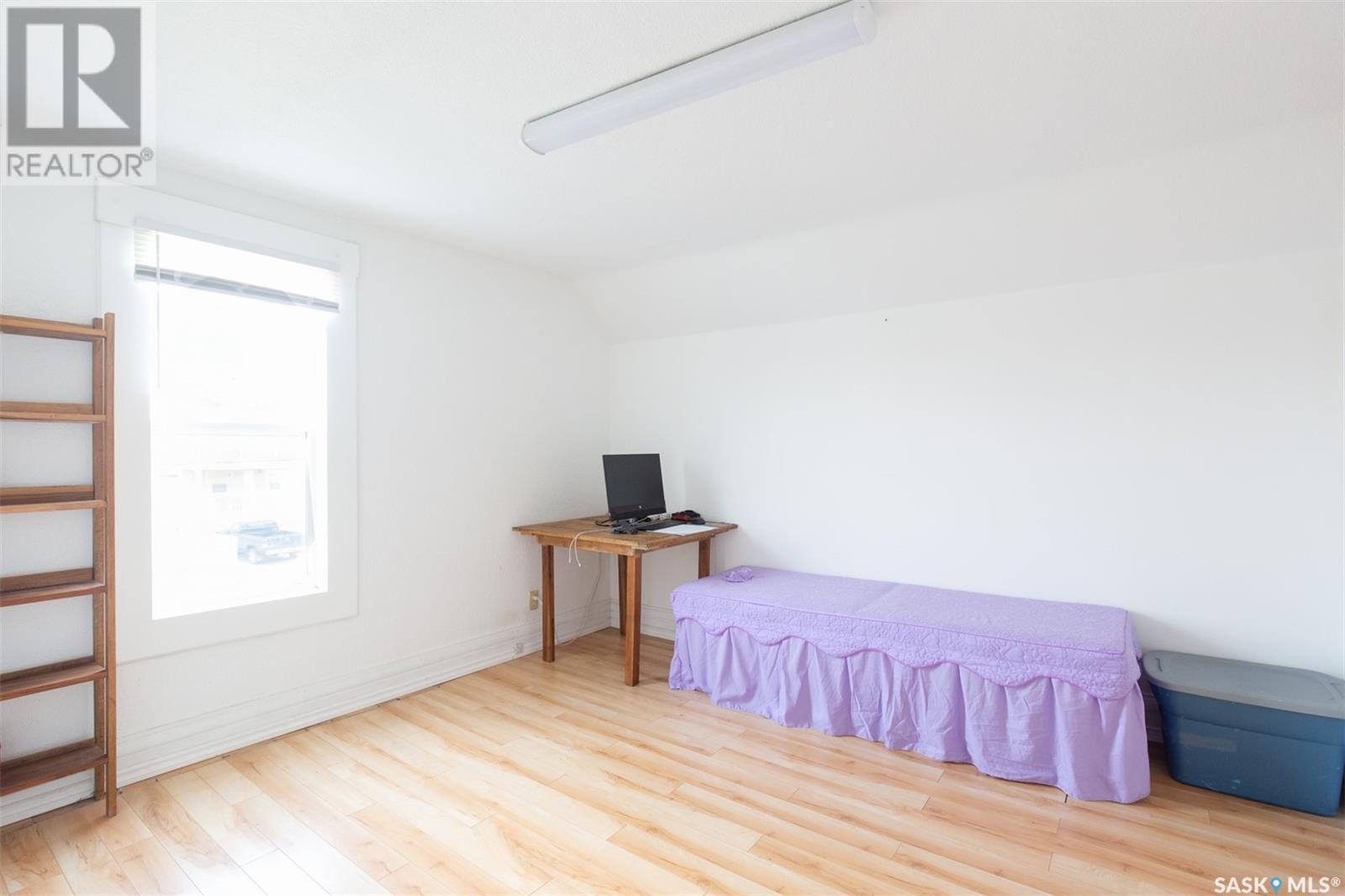 66 Athabasca Street W, Moose Jaw, SK