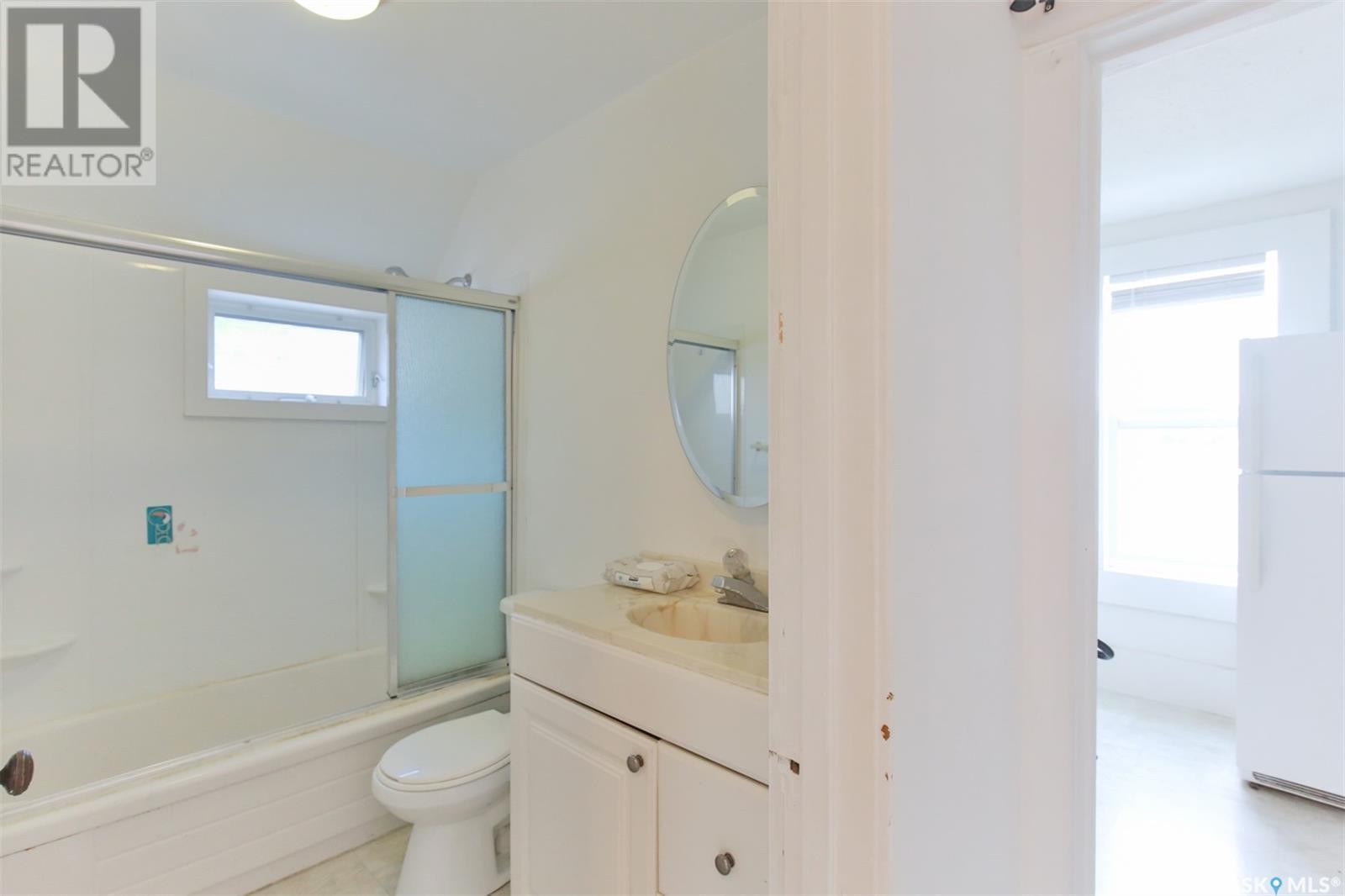 66 Athabasca Street W, Moose Jaw, SK