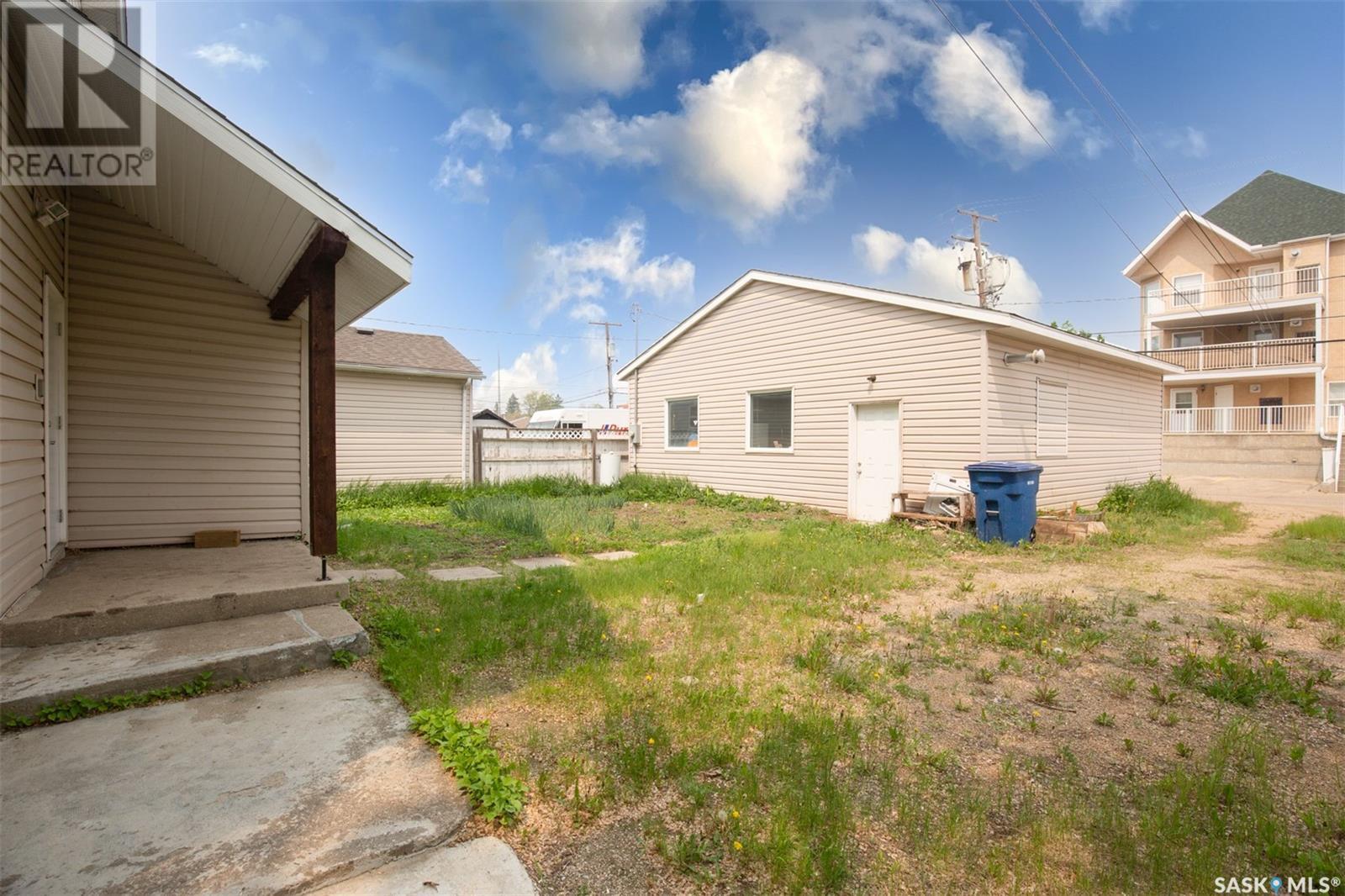66 Athabasca Street W, Moose Jaw, SK