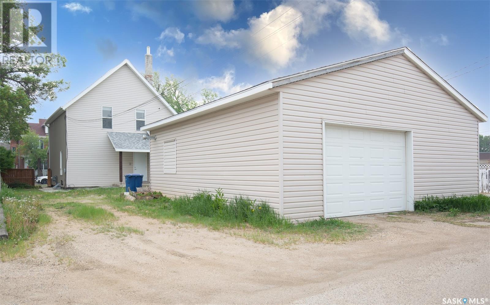 66 Athabasca Street W, Moose Jaw, SK