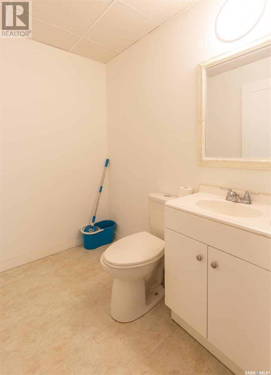 66 Athabasca Street W, Moose Jaw, SK