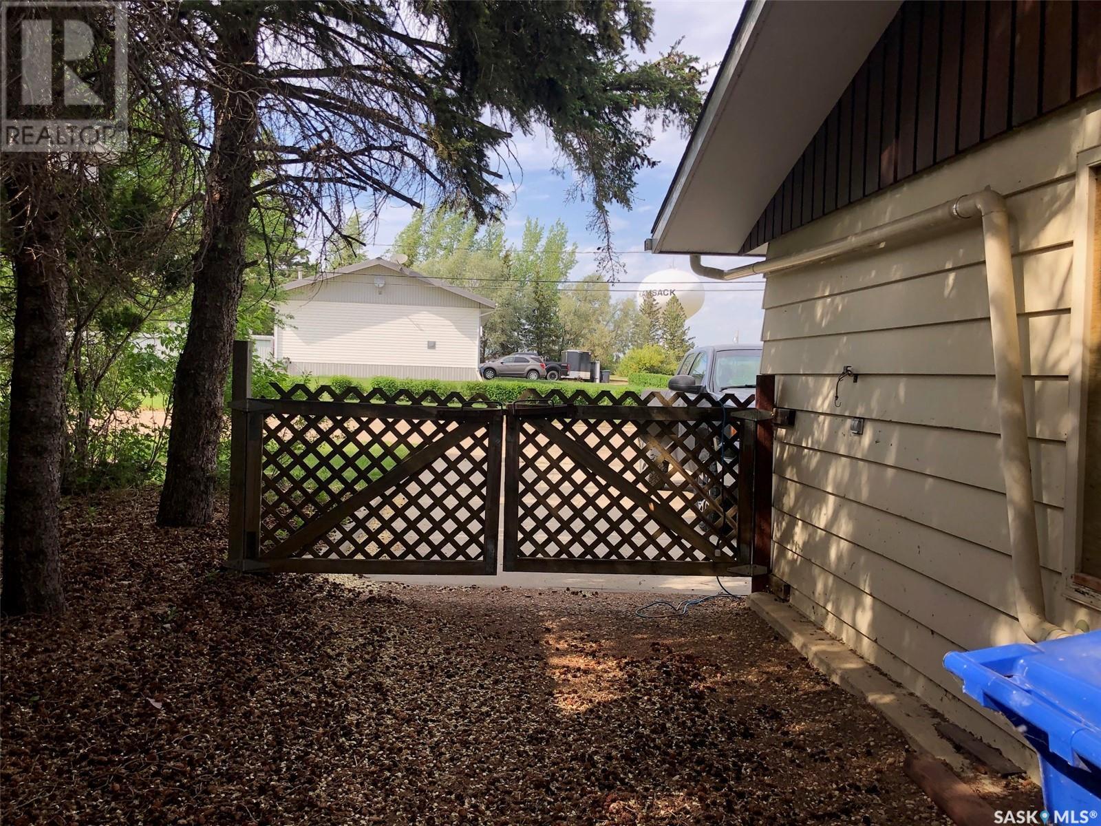 226 Saskatchewan Street E, Kamsack, SK - Outdoor With Exterior