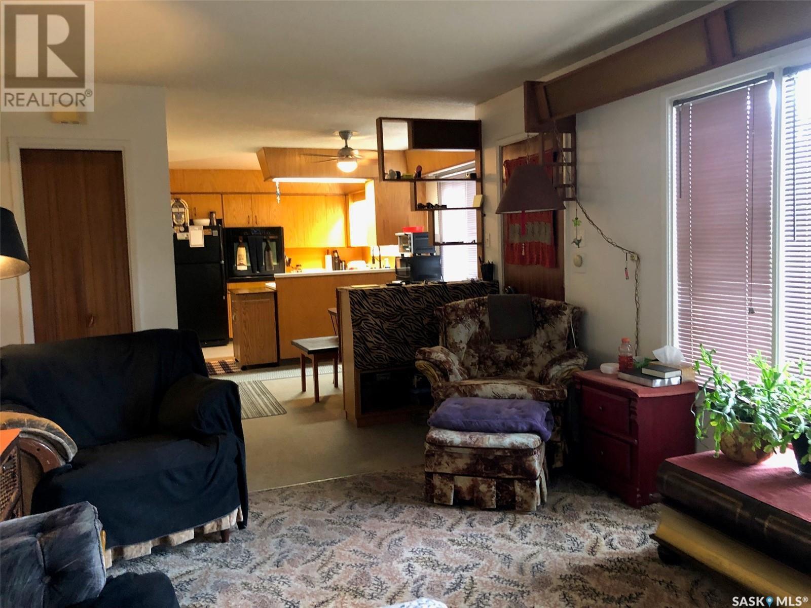 226 Saskatchewan Street E, Kamsack, SK - Indoor Photo Showing Living Room