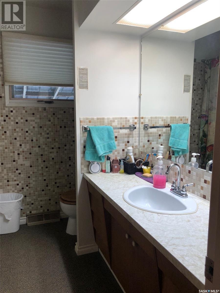 226 Saskatchewan Street E, Kamsack, SK - Indoor Photo Showing Bathroom