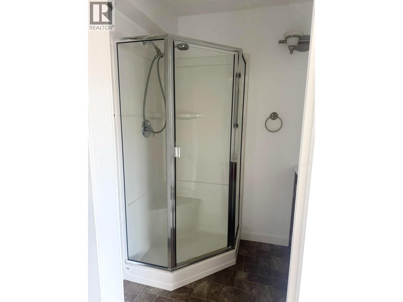 5 Oriole Street, Kitimat, BC - Indoor Photo Showing Bathroom