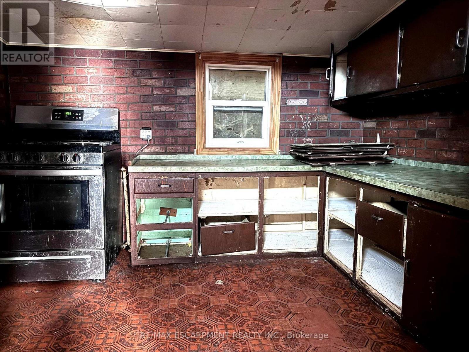 508 Main Street E, Haldimand, ON - Indoor