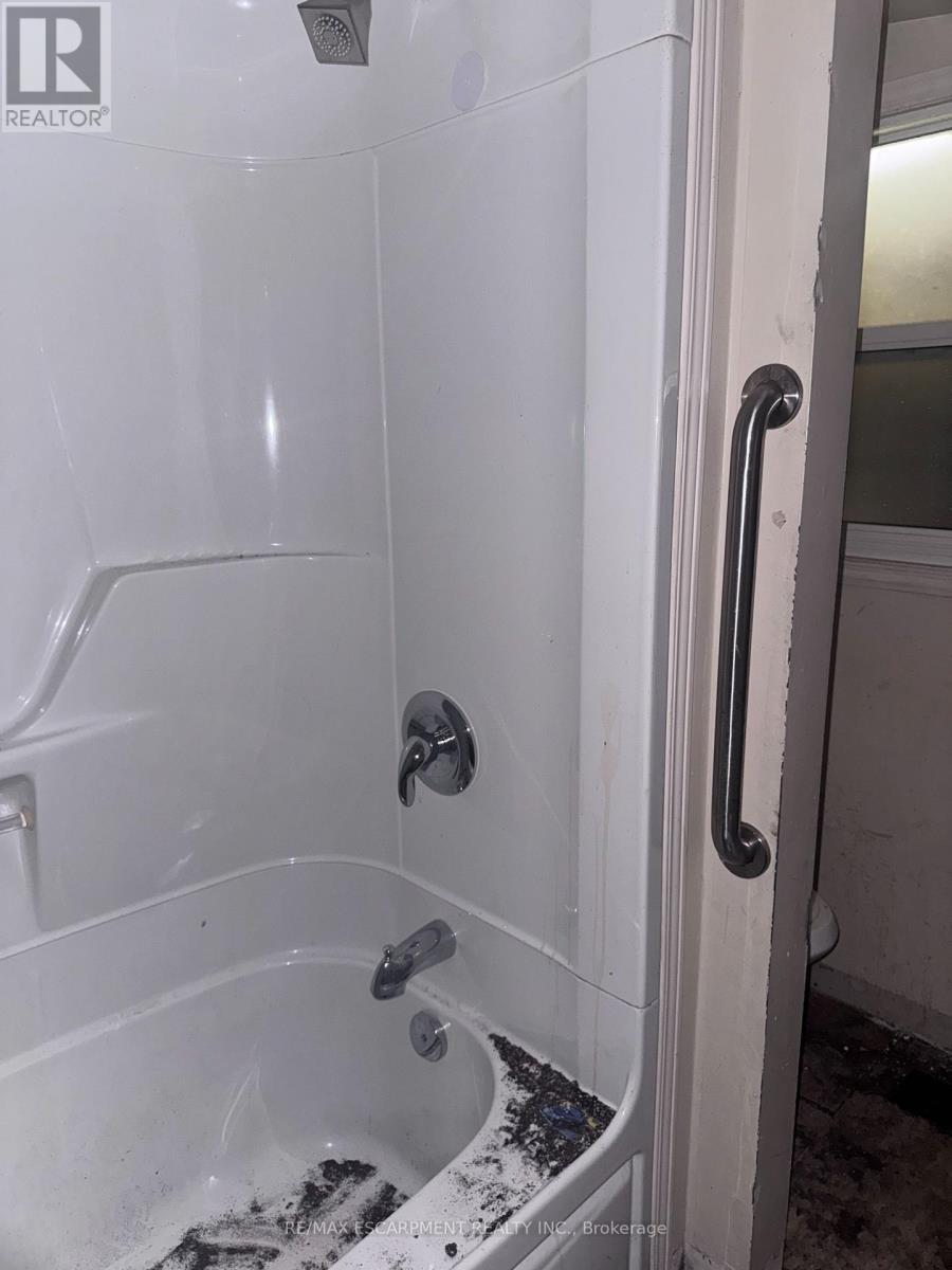 508 Main Street E, Haldimand, ON - Indoor Photo Showing Bathroom