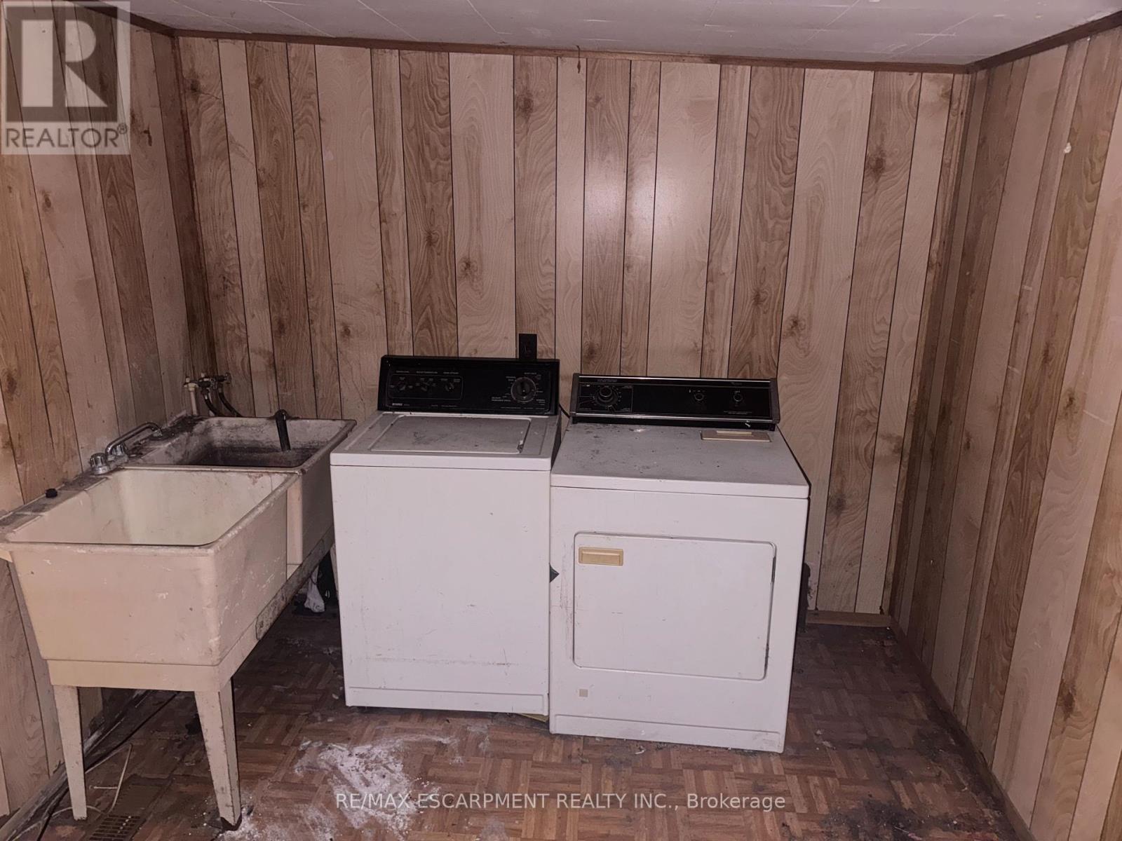 508 Main Street E, Haldimand, ON - Indoor Photo Showing Laundry Room