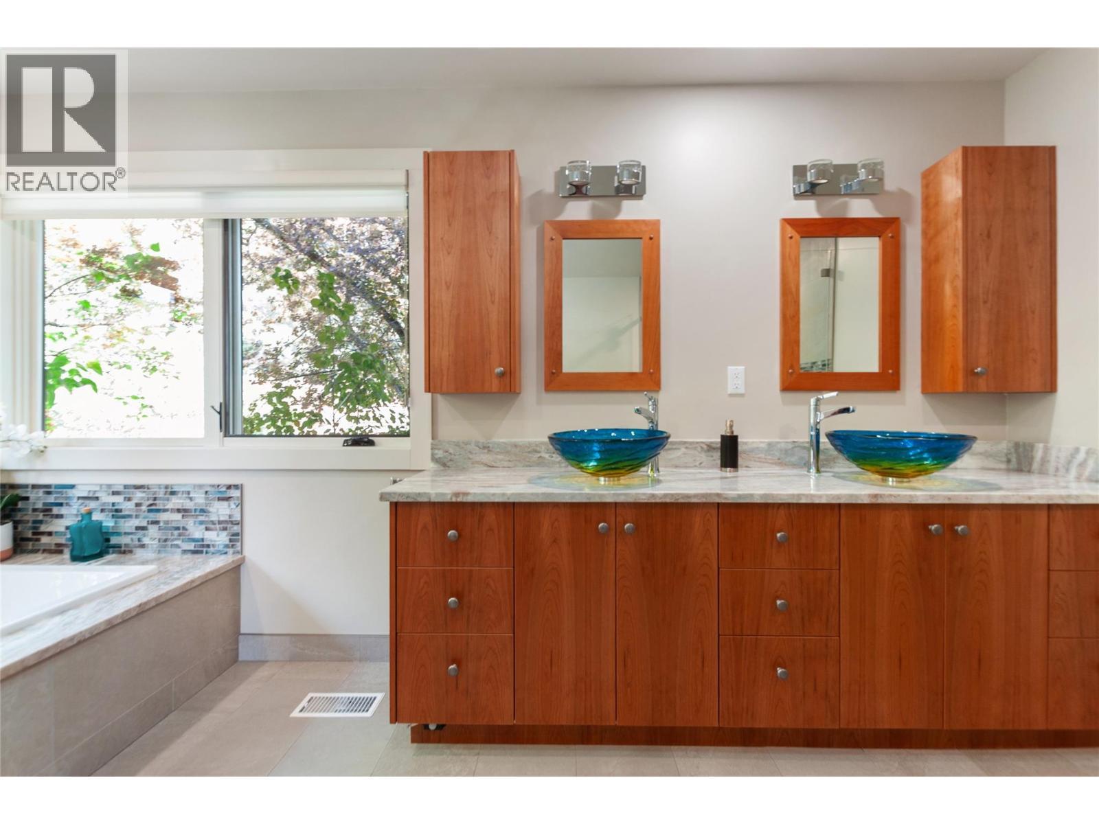 1306 Smethurst Road, Naramata, BC - Indoor Photo Showing Bathroom