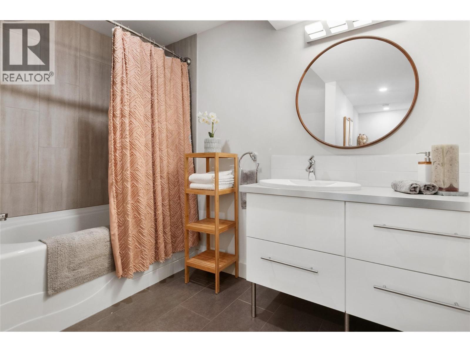 1306 Smethurst Road, Naramata, BC - Indoor Photo Showing Bathroom