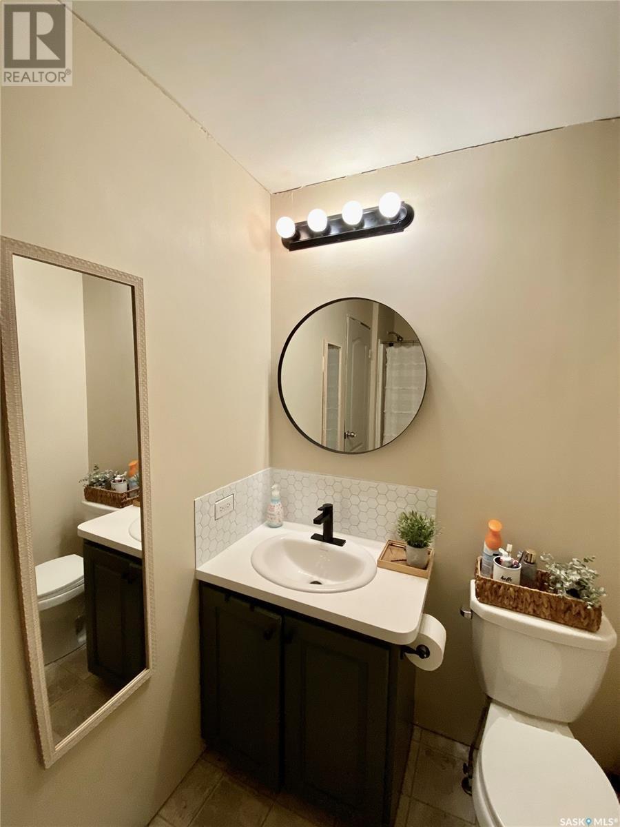 114 3 Street E, Carnduff, SK