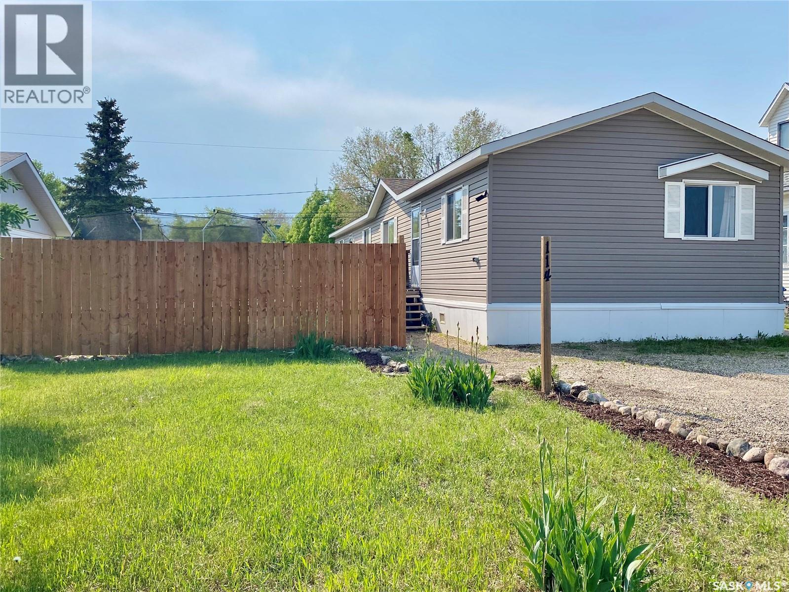 114 3 Street E, Carnduff, SK