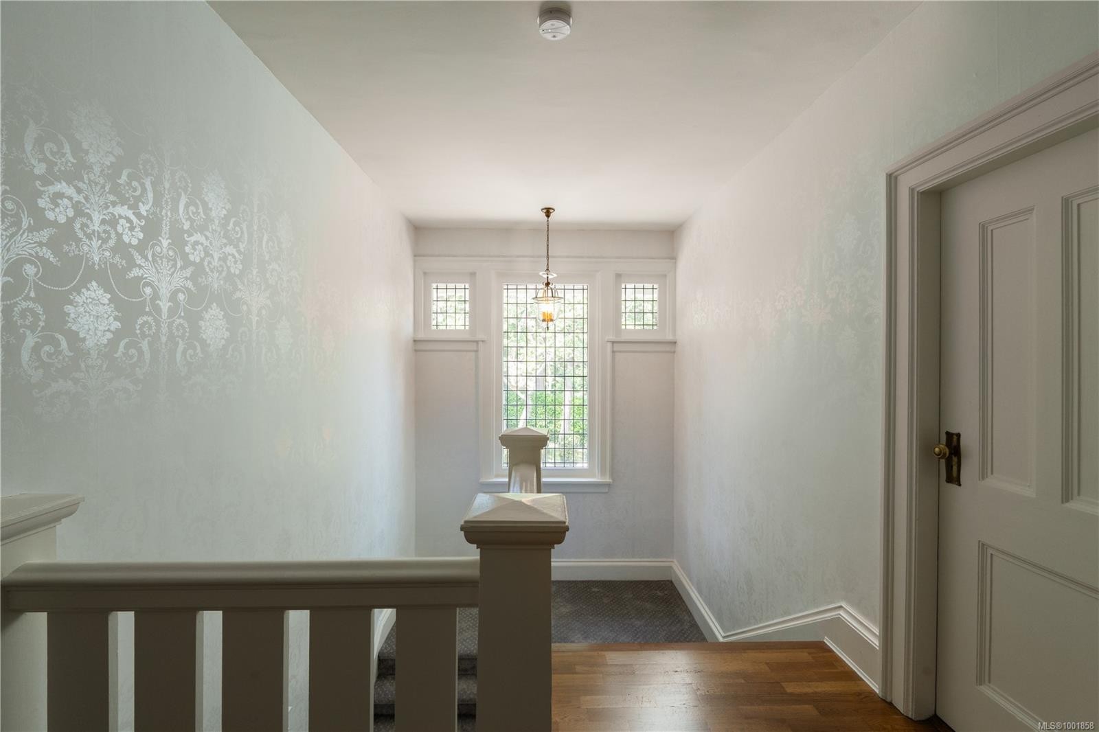 305 Denison Rd, Oak Bay, BC