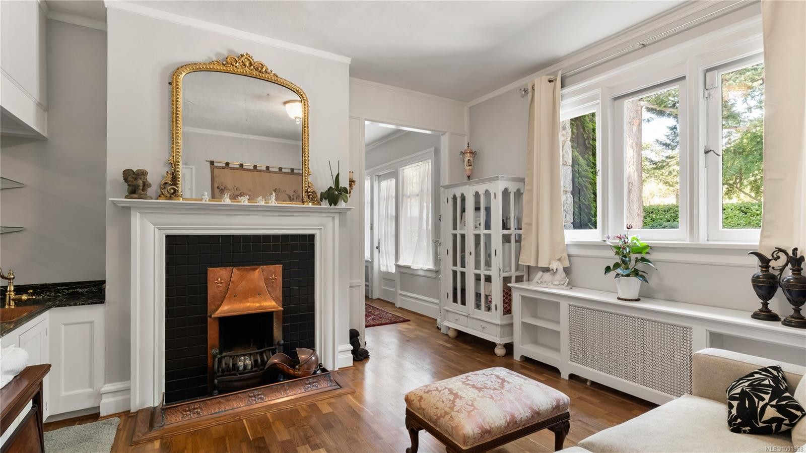 305 Denison Rd, Oak Bay, BC