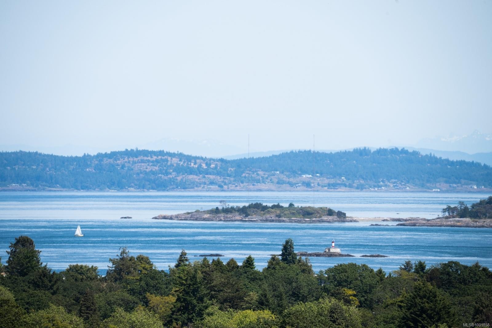 305 Denison Rd, Oak Bay, BC