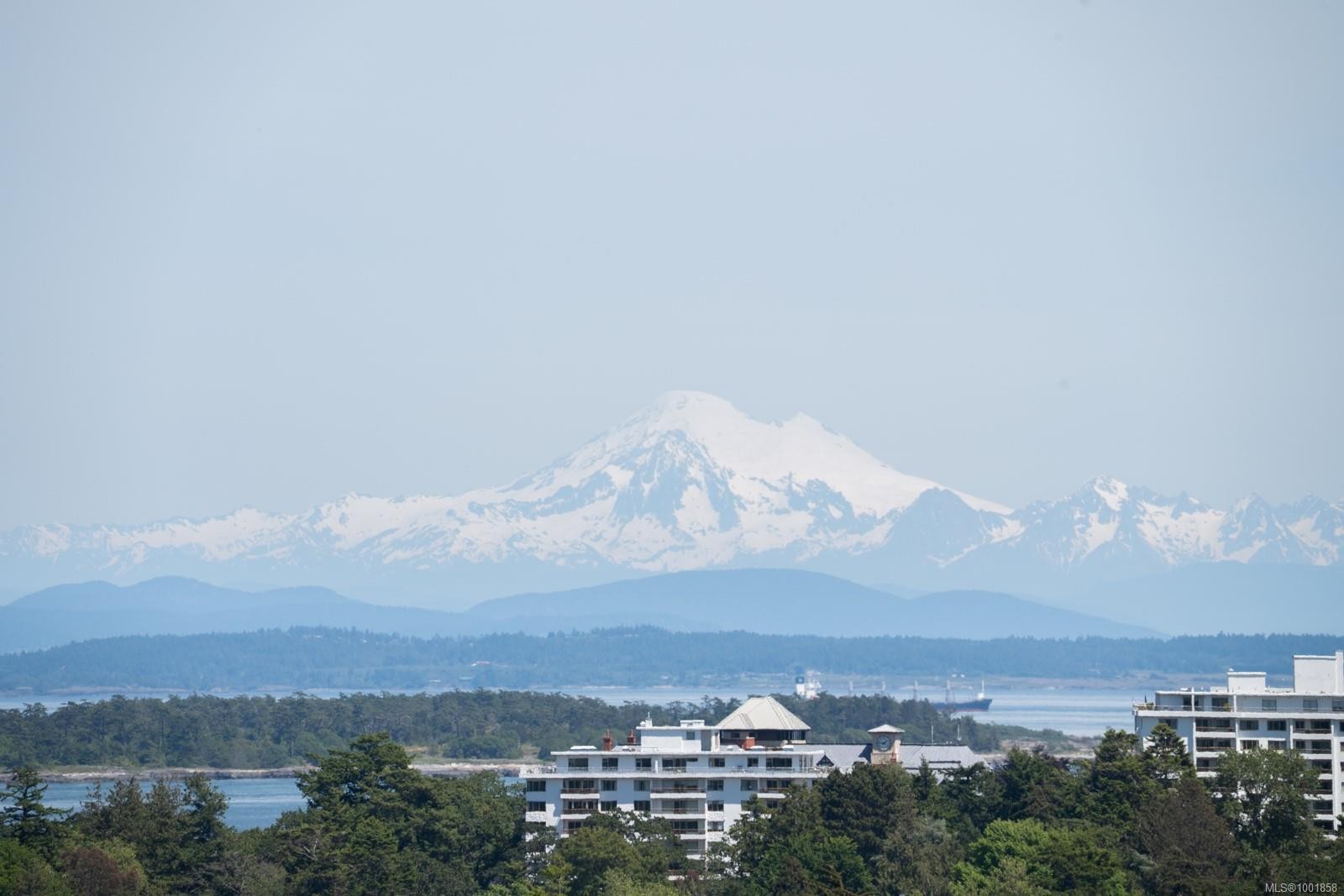 305 Denison Rd, Oak Bay, BC