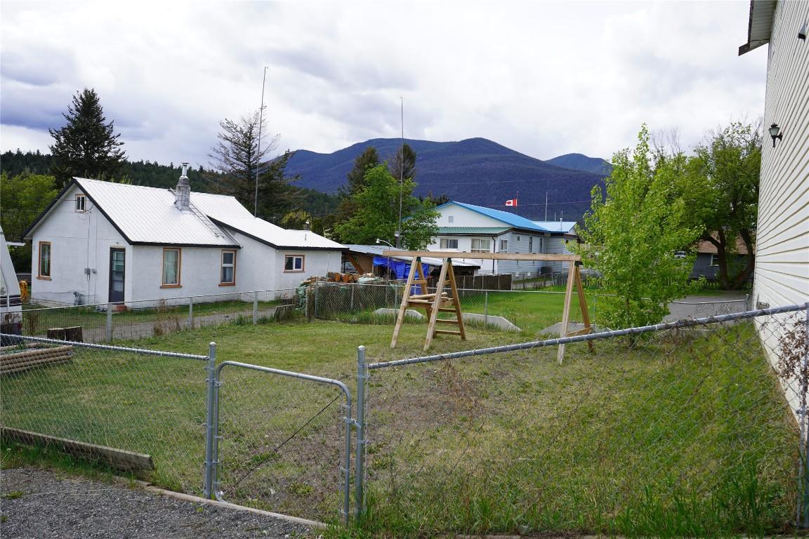 1511 Cariboo Highway, Clinton, BC