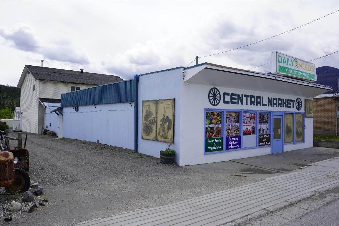 1511 Cariboo Highway, Clinton, BC