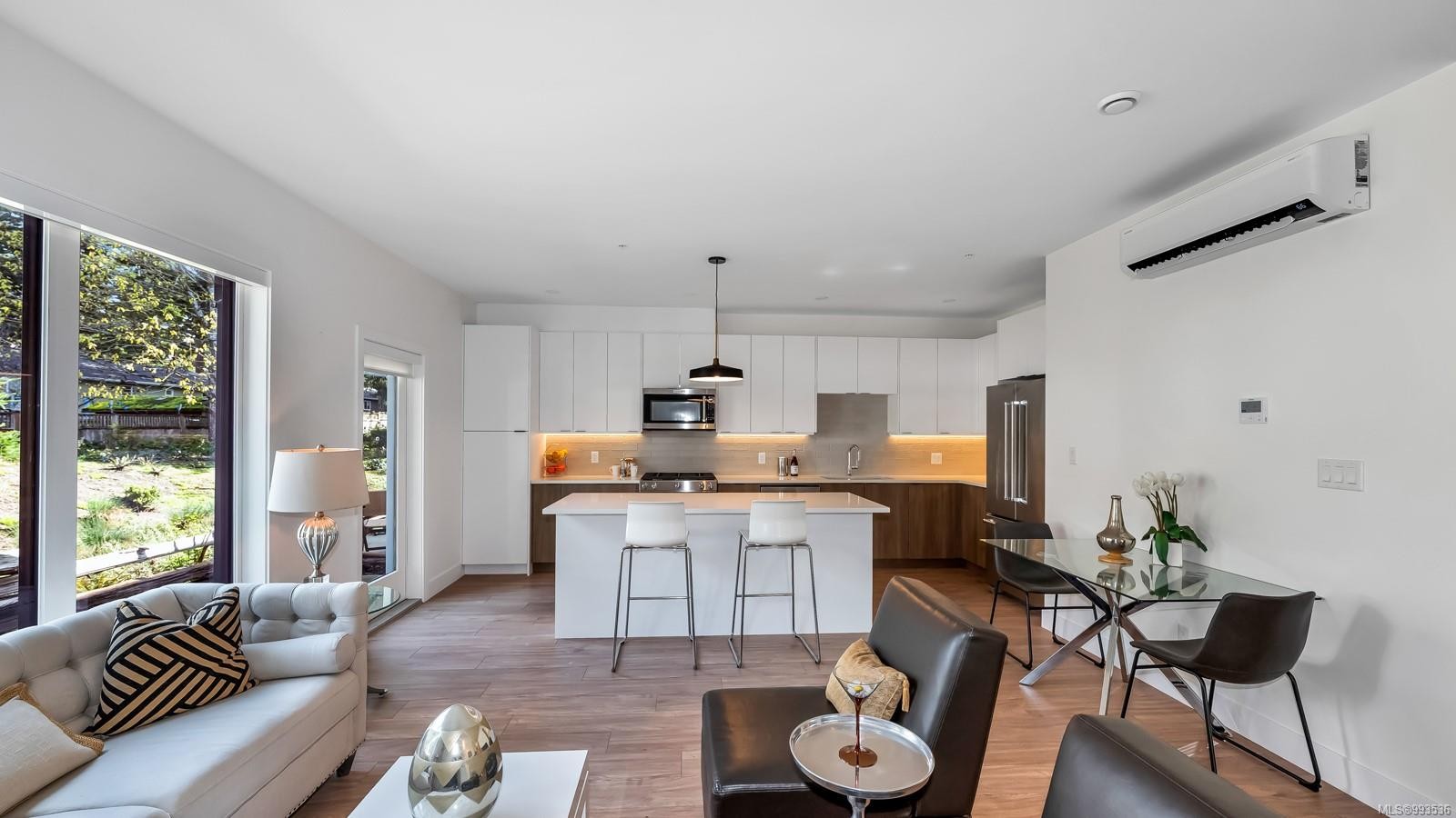 10-2330 Sooke Rd, Colwood, BC - Indoor