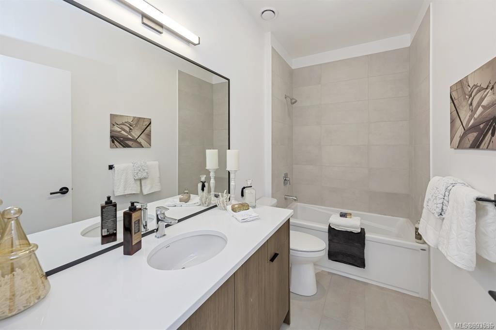 10-2330 Sooke Rd, Colwood, BC - Indoor Photo Showing Bathroom