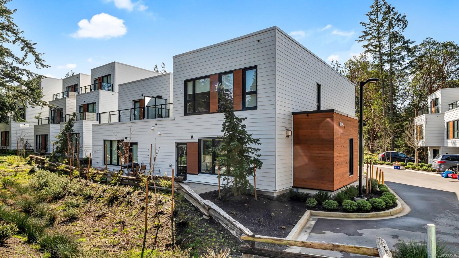 10-2330 Sooke Rd, Colwood, BC - Outdoor