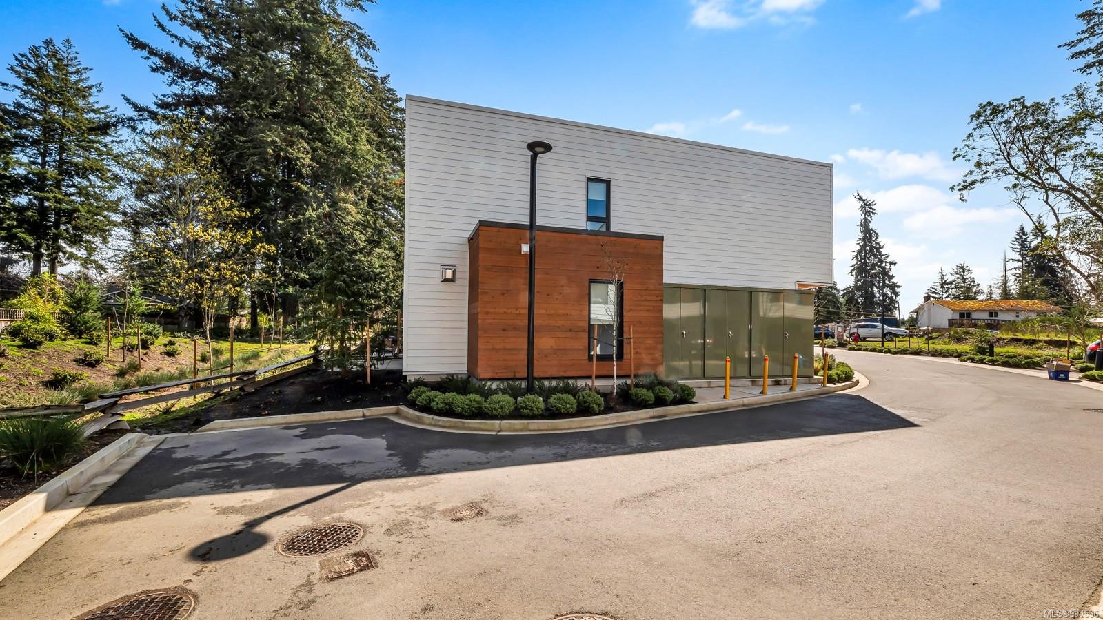 10-2330 Sooke Rd, Colwood, BC - Outdoor