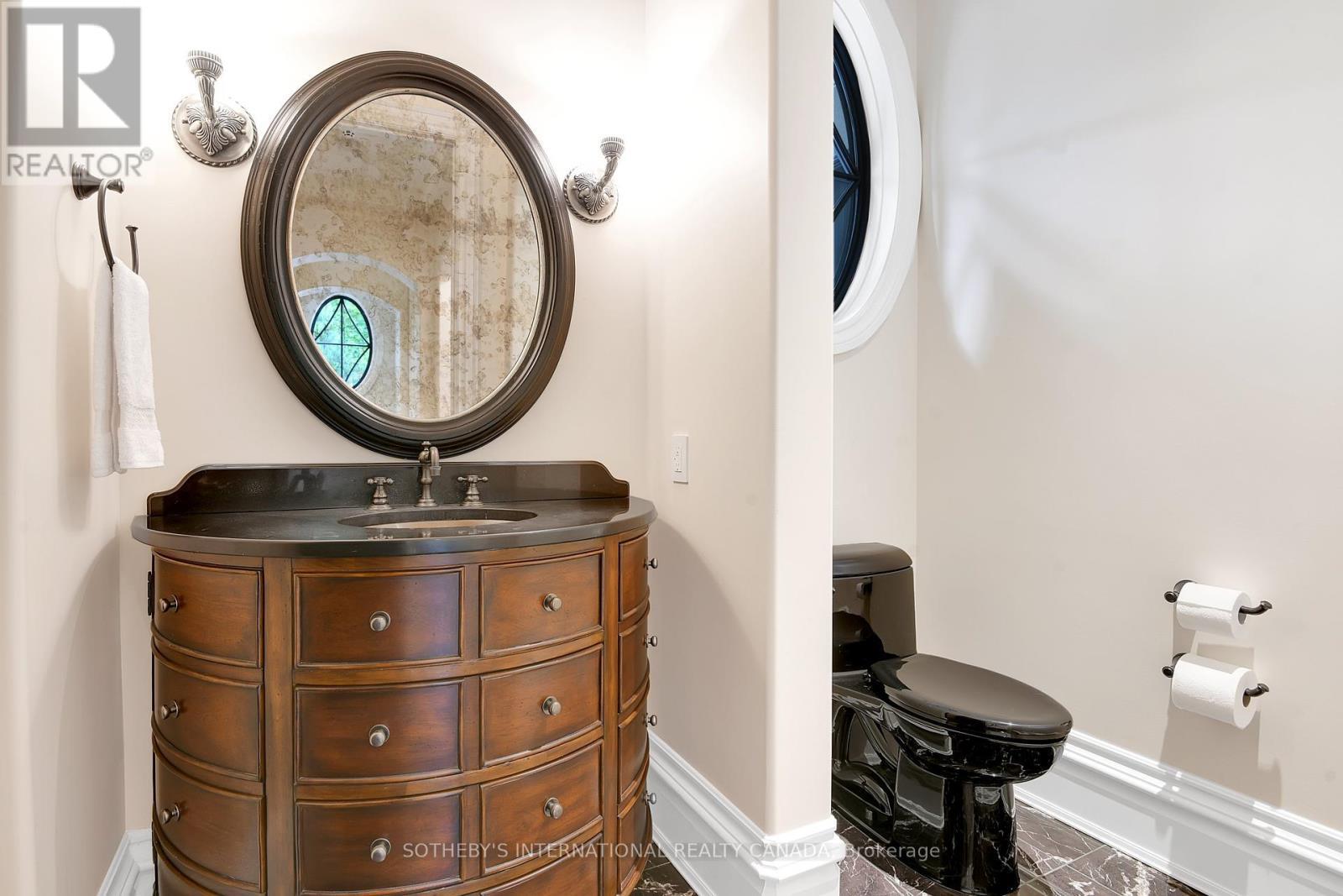 106 Lorlei Drive, Mcnab/Braeside, ON - Indoor Photo Showing Bathroom