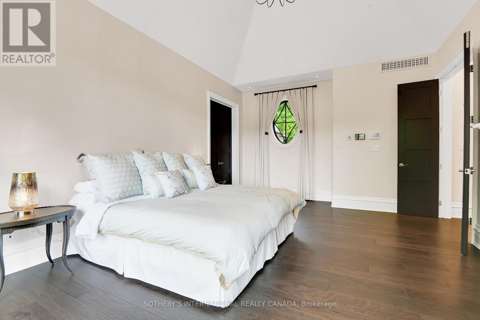 106 Lorlei Drive, Mcnab/Braeside, ON - Indoor Photo Showing Bedroom