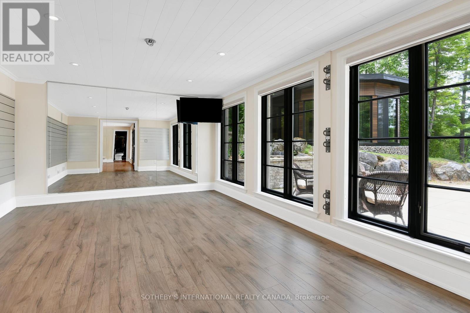 106 Lorlei Drive, Mcnab/Braeside, ON - Indoor Photo Showing Other Room