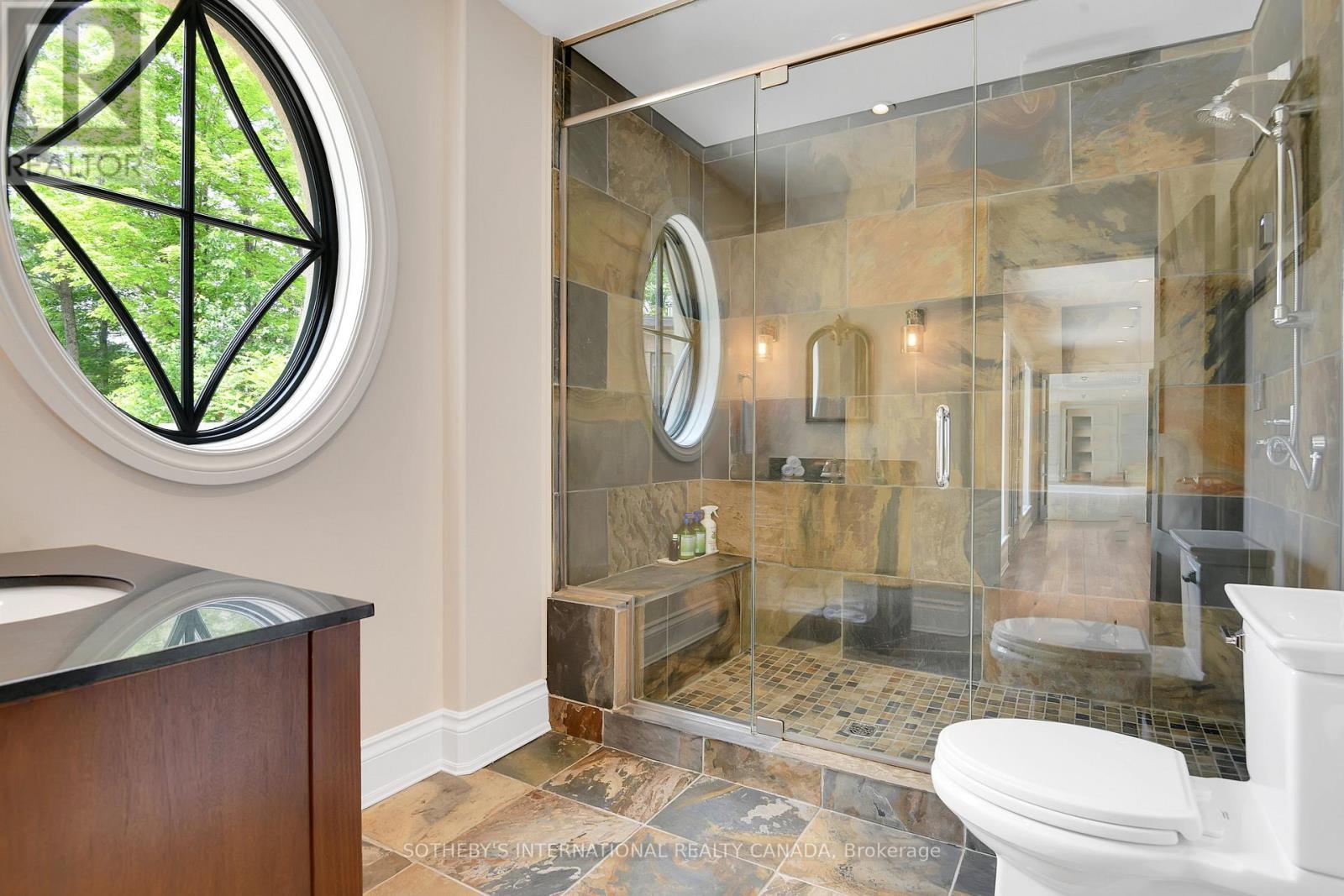 106 Lorlei Drive, Mcnab/Braeside, ON - Indoor Photo Showing Bathroom