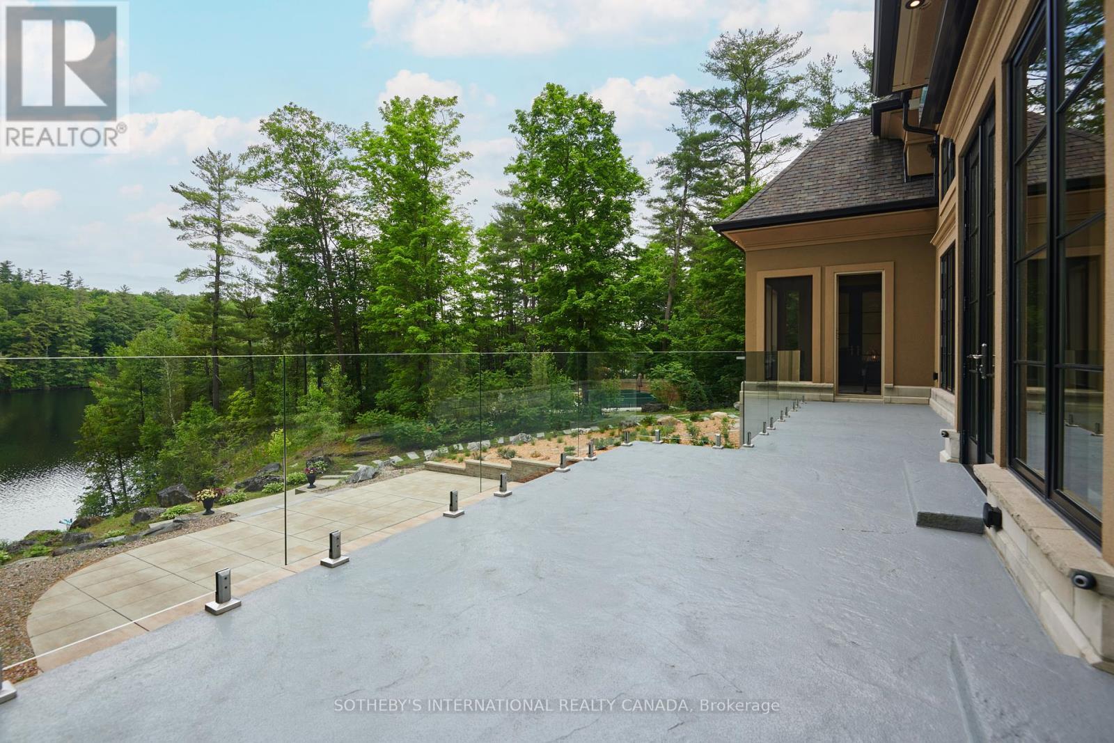 106 Lorlei Drive, Mcnab/Braeside, ON - Outdoor With Body Of Water