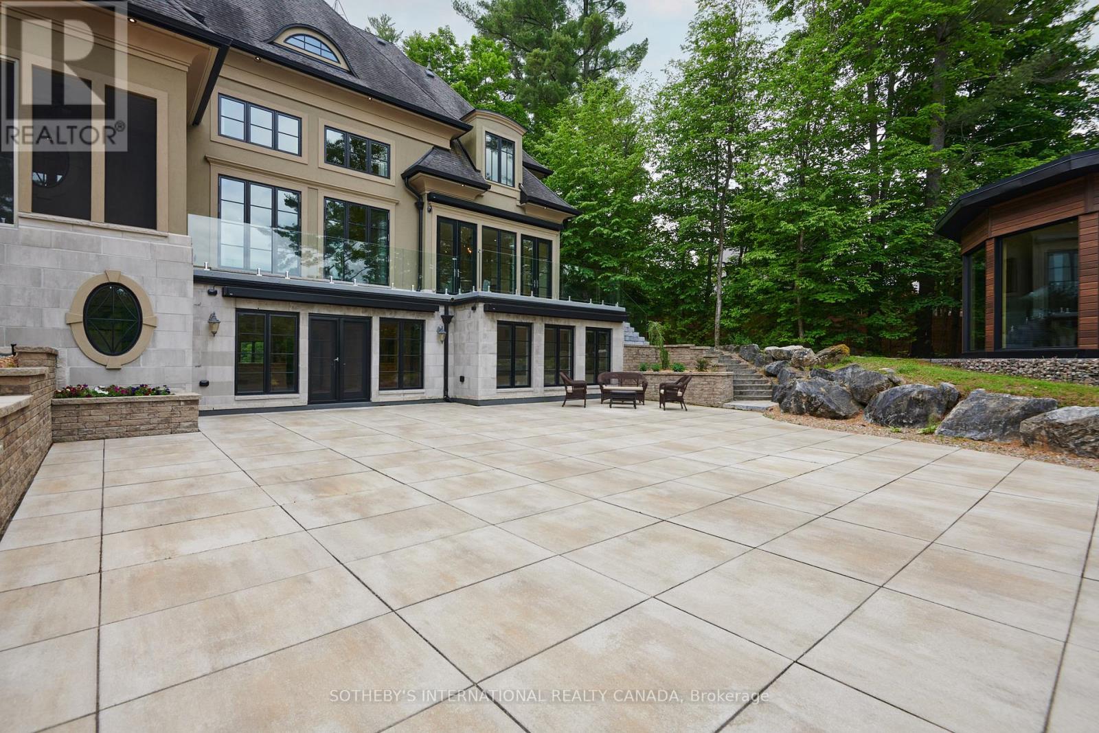 106 Lorlei Drive, Mcnab/Braeside, ON - Outdoor