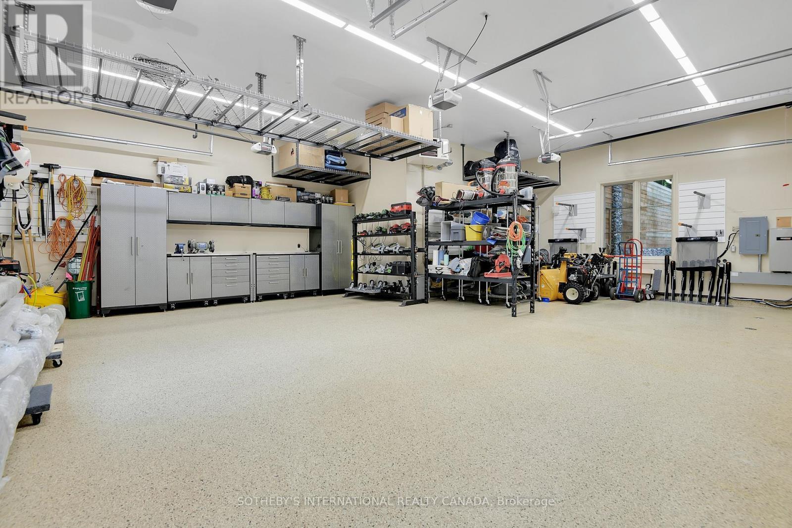 106 Lorlei Drive, Mcnab/Braeside, ON - Indoor Photo Showing Garage
