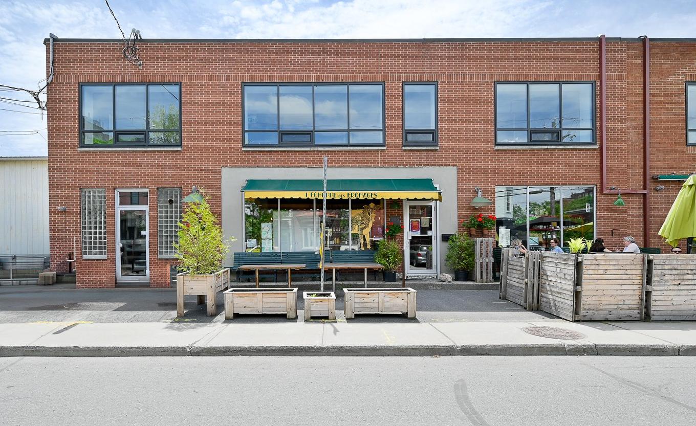 Frontage - 205 - 215 Av. St-Denis, Saint-Lambert, QC - Outdoor