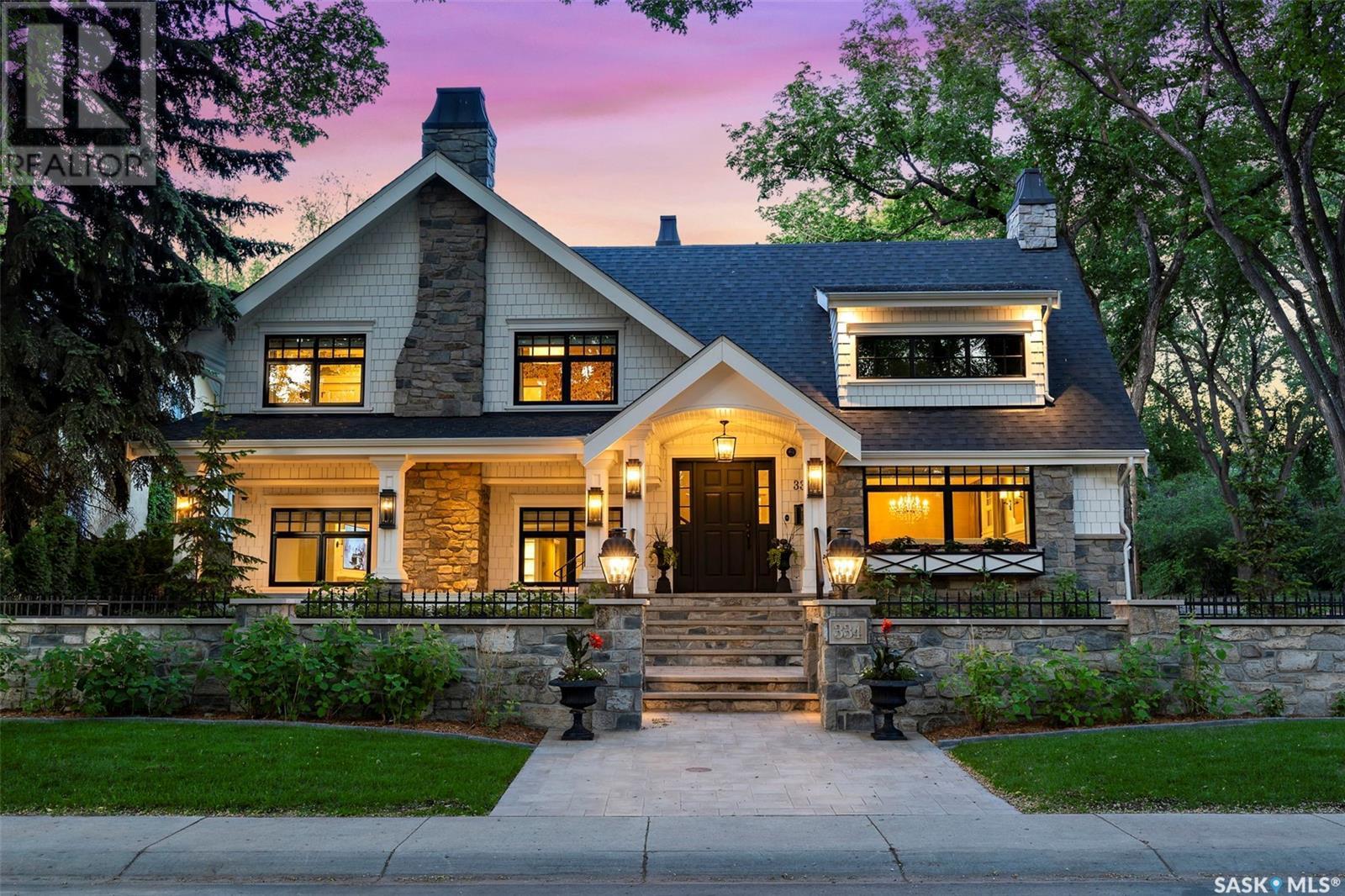 334 Saskatchewan Crescent W, Saskatoon, SK - Outdoor With Deck Patio Veranda With Facade